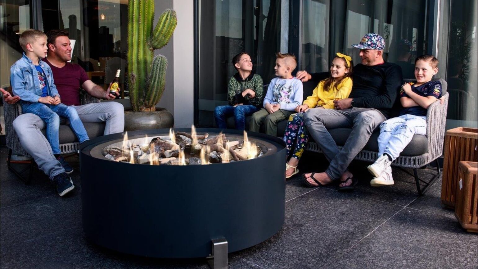 round-gas-fire-pit-with-surround-